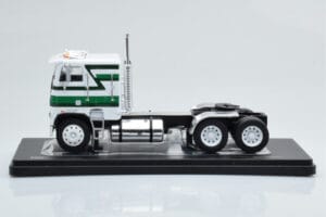 Freightliner FLA White Green IXO 1:43 TR149 Diecast — photo 2 of 4