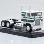 Freightliner FLA White Green IXO 1:43 - image 3 of 4