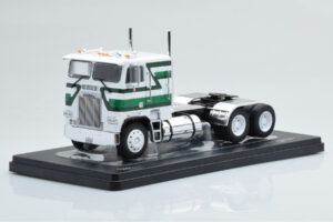 Freightliner FLA White Green IXO 1:43