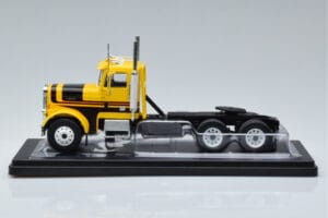 Freightliner FLC120 64T Yellow IXO 1:43 TR116 Diecast — photo 3 of 6