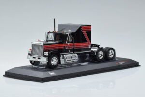 GMC General Red Black IXO 1:43 TR102