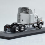 GMC General SBFA Silver IXO 1:43 - image 2 of 6