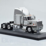 GMC General SBFA Silver IXO 1:43 - image 4 of 6