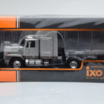 GMC General SBFA Silver IXO 1:43 - image 6 of 6