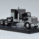 GMC General Silver Black IXO 1:43 TR117 - image 4 of 6