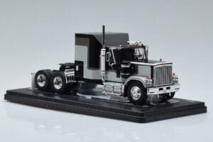 GMC General Silver Black IXO 1:43 TR117 Diecast — photo 4 of 6