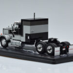 GMC General Silver Black IXO 1:43 TR117 - image 5 of 6