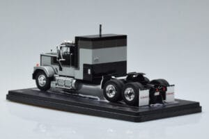 GMC General Silver Black IXO 1:43 TR117 Diecast — photo 5 of 6