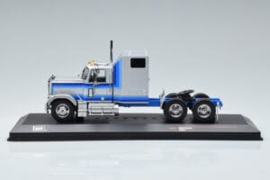 GMC General Silver IXO 1:43 TR079 Diecast — photo 3 of 6