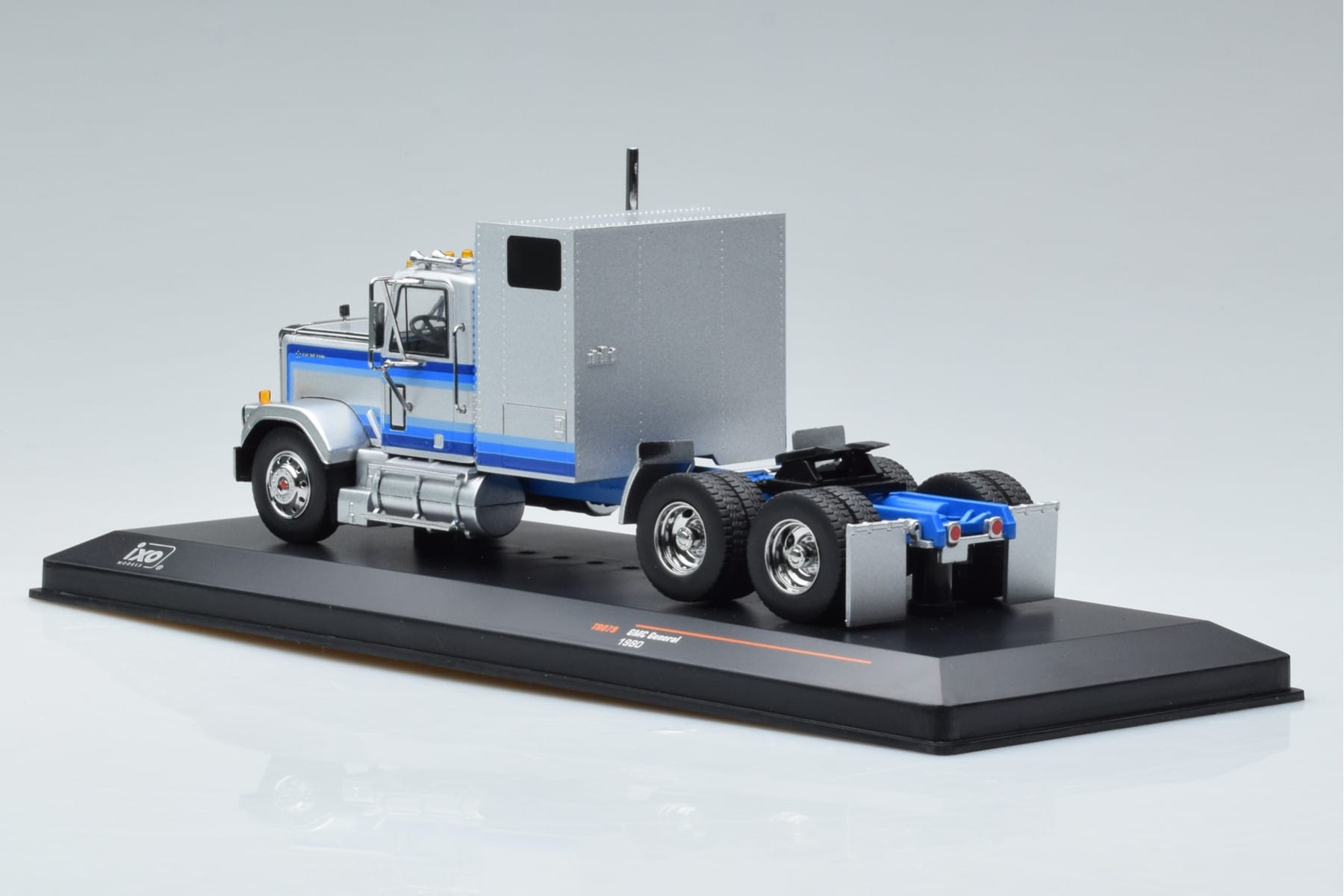 GMC General Silver IXO 1:43 TR079 Diecast — photo 5 of 6