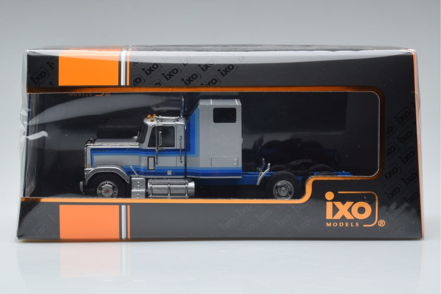 GMC General Silver IXO 1:43 TR079 Diecast — photo 6 of 6