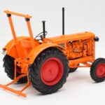 Hanomag R28 Farm Tractor Minichamps 1:18 109153072 - image 2 of 6