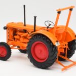 Hanomag R28 Farm Tractor Minichamps 1:18 109153072 - image 5 of 6