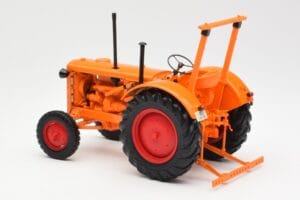 Hanomag R28 Farm Tractor Minichamps 1:18 109153072 Diecast — photo 5 of 6