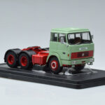 Henschel HS 19 TS Green IXO 1:43 - image 4 of 6