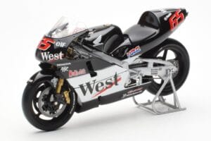Honda NSR500 West Honda Pons #65 L. Capirossi 500cc World Championship 2001 Minichamps 1:12 122016165 Diecast — photo 2 of 4
