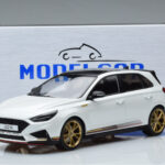 Hyundai i30 N PD Atlas White MCG 1:18 - image 6 of 6