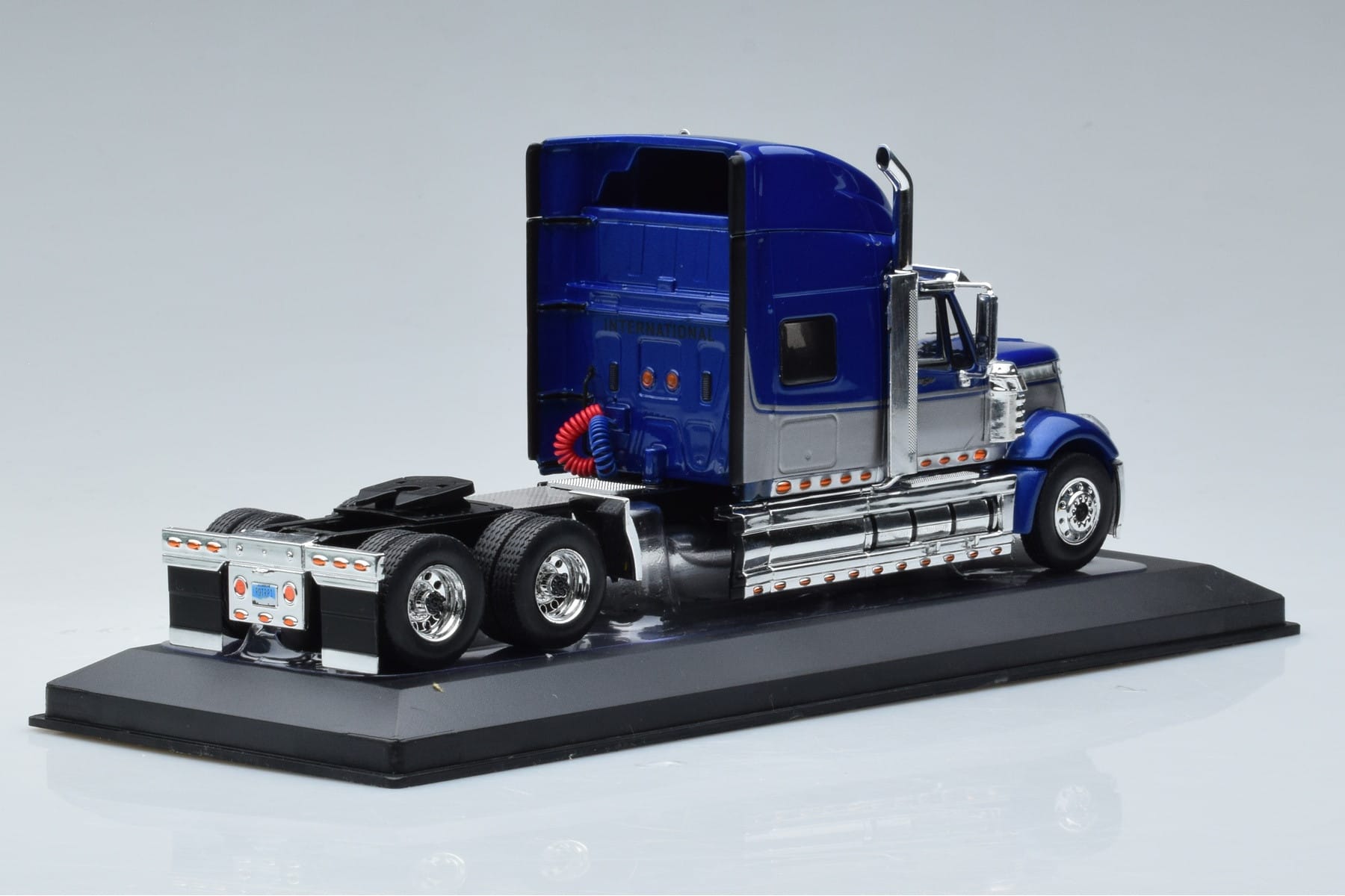 International Lonestar Blue IXO 1:43 TR118 Diecast — photo 2 of 6