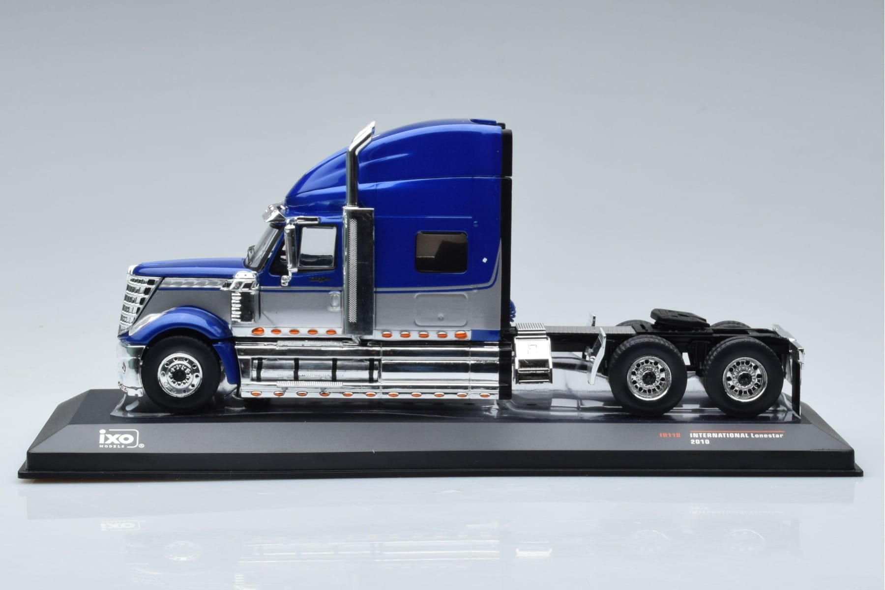 International Lonestar Blue IXO 1:43 TR118 Diecast — photo 3 of 6