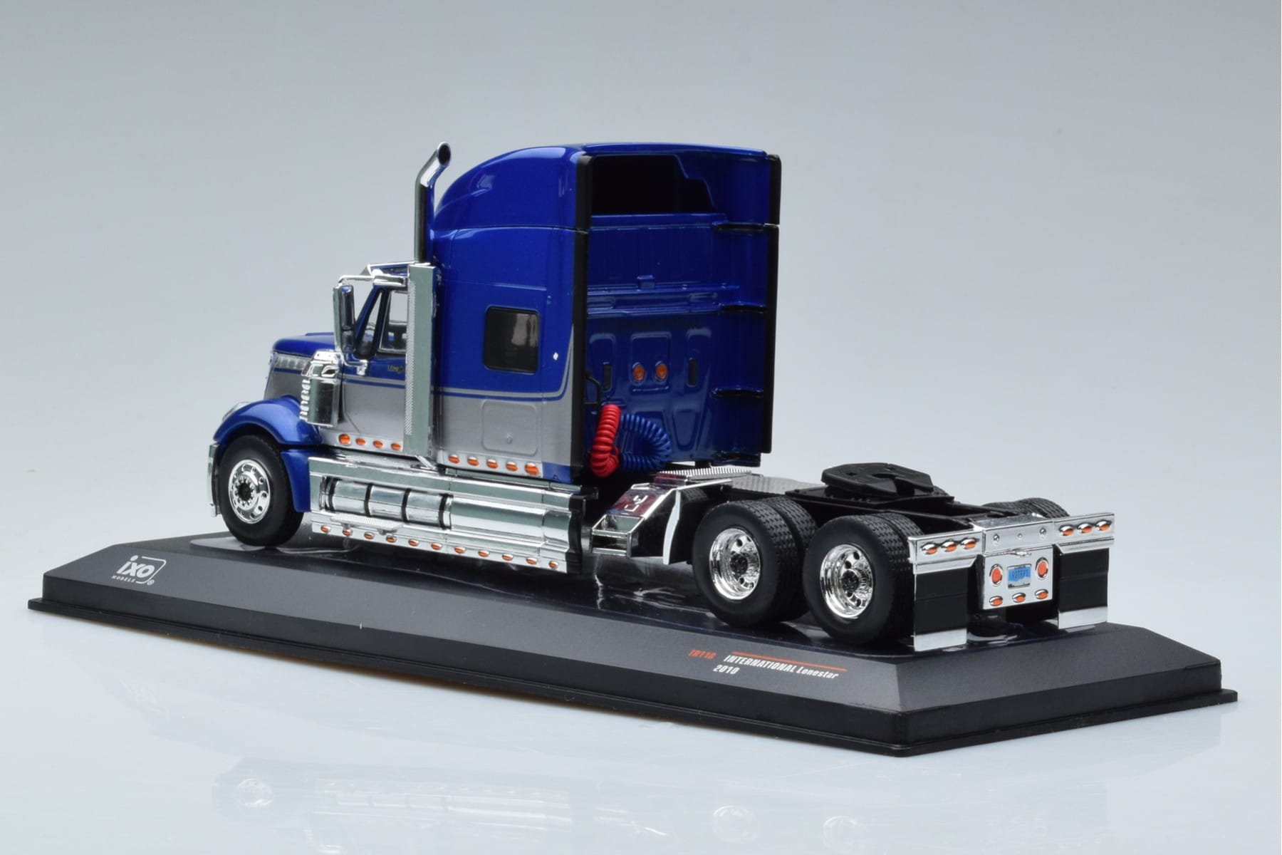 International Lonestar Blue IXO 1:43 TR118 Diecast — photo 5 of 6