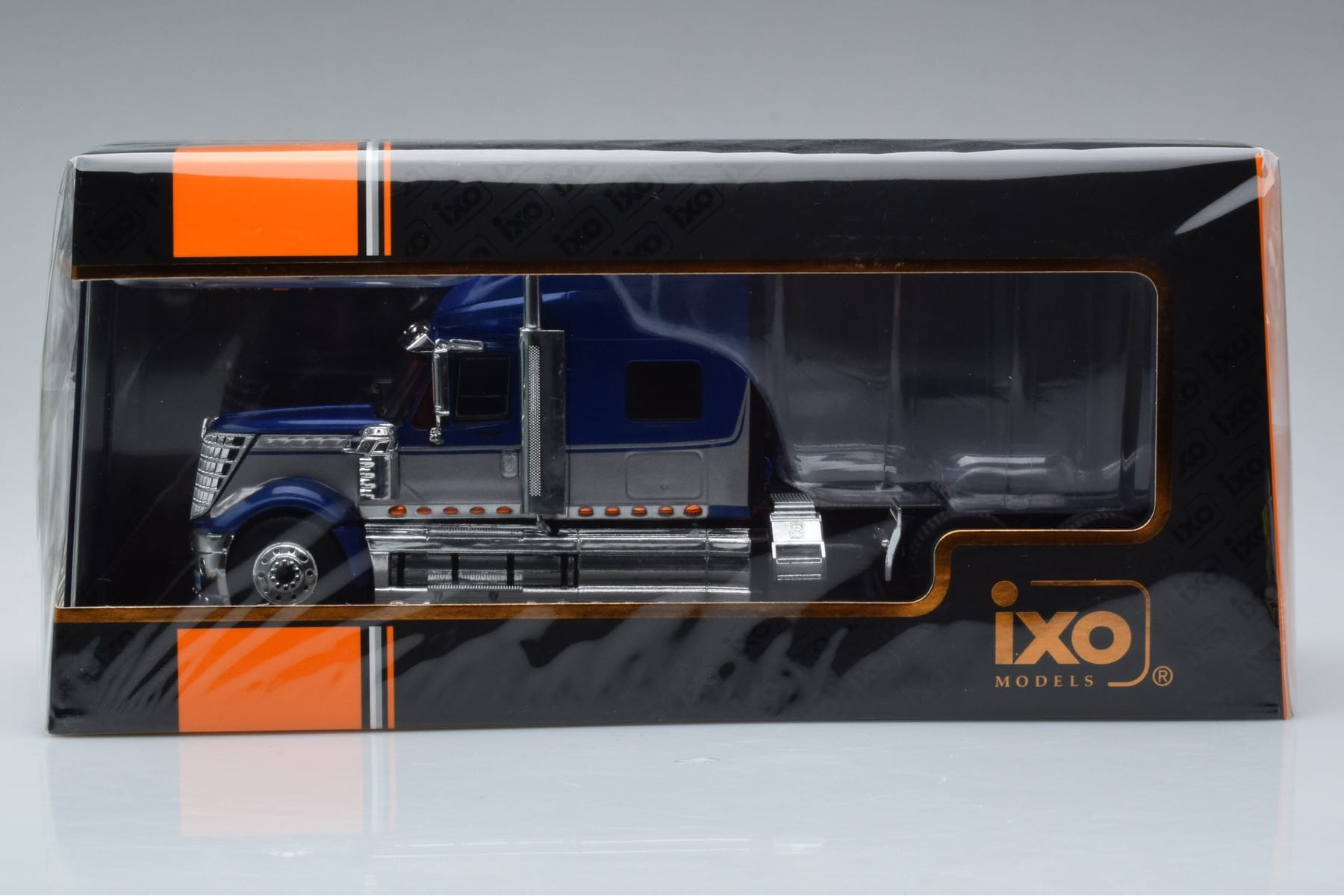 International Lonestar Blue IXO 1:43 TR118 Diecast — photo 6 of 6