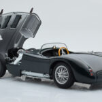 Jaguar C-Type Green AUTOart 1:18 - image 3 of 8
