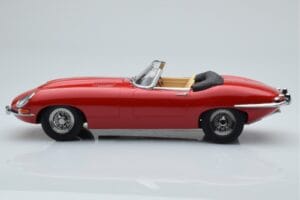 Jaguar E-Type Series 1 Roadster Red KK-Scale 1:18 KKDC180482 Diecast — photo 3 of 6