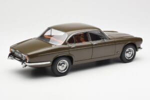 Jaguar XJ6 Series 1 4.2 Sable Brown Paragon 1:18 2011004 Diecast — photo 3 of 8