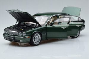 Jaguar XJ6 X350 Racing Green Almost Real 1:18 810502 Diecast — photo 2 of 13