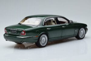 Jaguar XJ6 X350 Racing Green Almost Real 1:18 810502 Diecast — photo 3 of 13