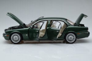 Jaguar XJ6 X350 Racing Green Almost Real 1:18 810502 Diecast — photo 4 of 13