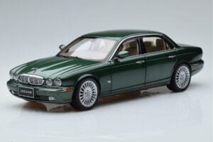 Jaguar XJ6 X350 Racing Green Almost Real 1:18 810502