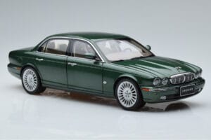 Jaguar XJ6 X350 Racing Green Almost Real 1:18 810502 Diecast — photo 6 of 13