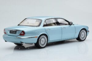 Jaguar XJ6 X350 Seafrost Light Blue Almost Real 1:18 810503 Diecast — photo 4 of 11