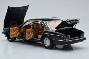 Jaguar XJ6 XJ40 Ebony Black Almost Real 1:18 810543 Diecast — photo 5 of 11