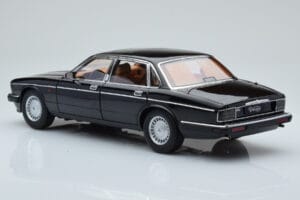 Jaguar XJ6 XJ40 Ebony Black Almost Real 1:18 810543 Diecast — photo 7 of 11