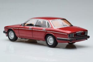 Jaguar XJ6 XJ40 Flamenco Red Almost Real 1:18 810541 Diecast — photo 7 of 11