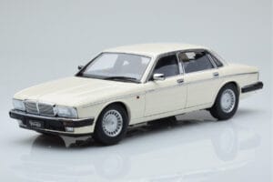 Jaguar XJ6 XJ40 Glacier White Almost Real 1:18 810542