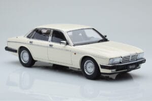 Jaguar XJ6 XJ40 Glacier White Almost Real 1:18 810542 Diecast — photo 6 of 11