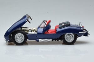 Jaguar XKSS Blue AUTOart 1:18 73510 Diecast — photo 4 of 9