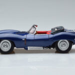 Jaguar XKSS Blue AUTOart 1:18 - image 5 of 9