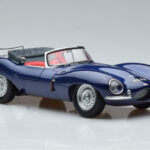 Jaguar XKSS Blue AUTOart 1:18 - image 6 of 9