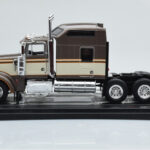 Kenworth W900 Brown IXO 1:43 - image 2 of 4