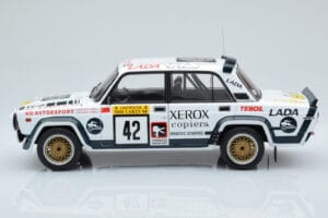 Lada 2105 VFTS #42 S. Brundza Rally 1000 Lakes 1984 IXO 1:18 18RMC146 Diecast — photo 3 of 6