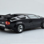 Lamborghini Countach LP5000S Black AUTOart 1:18 - image 4 of 10