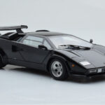 Lamborghini Countach LP5000S Black AUTOart 1:18 - image 6 of 10