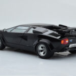 Lamborghini Countach LP5000S Black AUTOart 1:18 - image 7 of 10