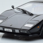 Lamborghini Countach LP5000S Black AUTOart 1:18 - image 9 of 10