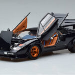 Lamborghini Countach LP500S Walter Wolf Dark Blue Kyosho 1:18 - image 2 of 11