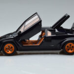 Lamborghini Countach LP500S Walter Wolf Dark Blue Kyosho 1:18 - image 4 of 11